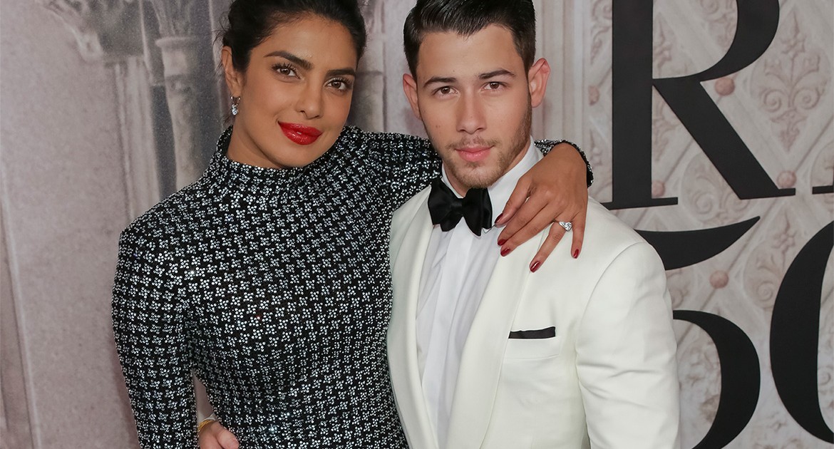 priyanka-chopra-038-nick-jonas-photo-resembles-that-of-prince-harry-and-meghan-markles