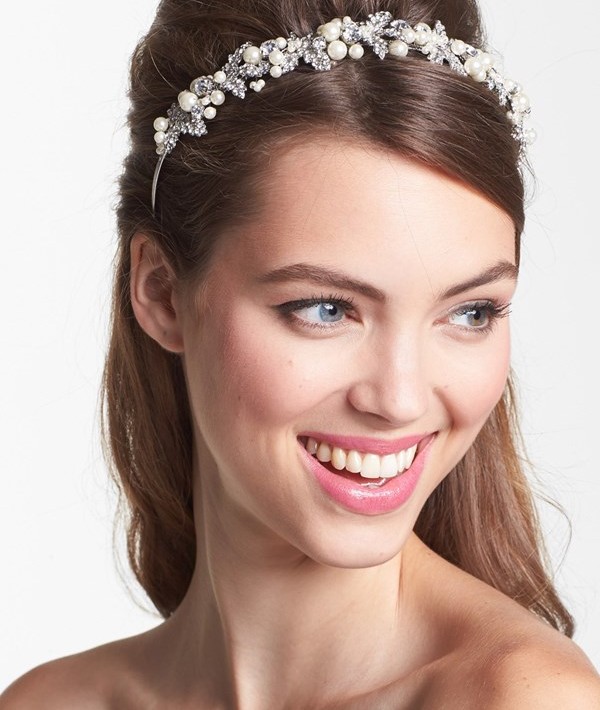 8 Ways To Wear A Wedding Crown - Celebrity Style Weddings